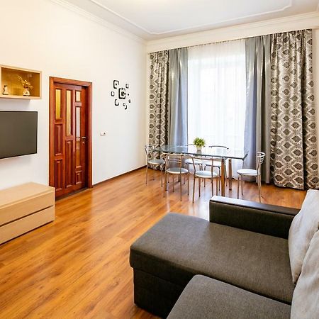 Bv Apartments Exquisite Львів Екстер'єр фото