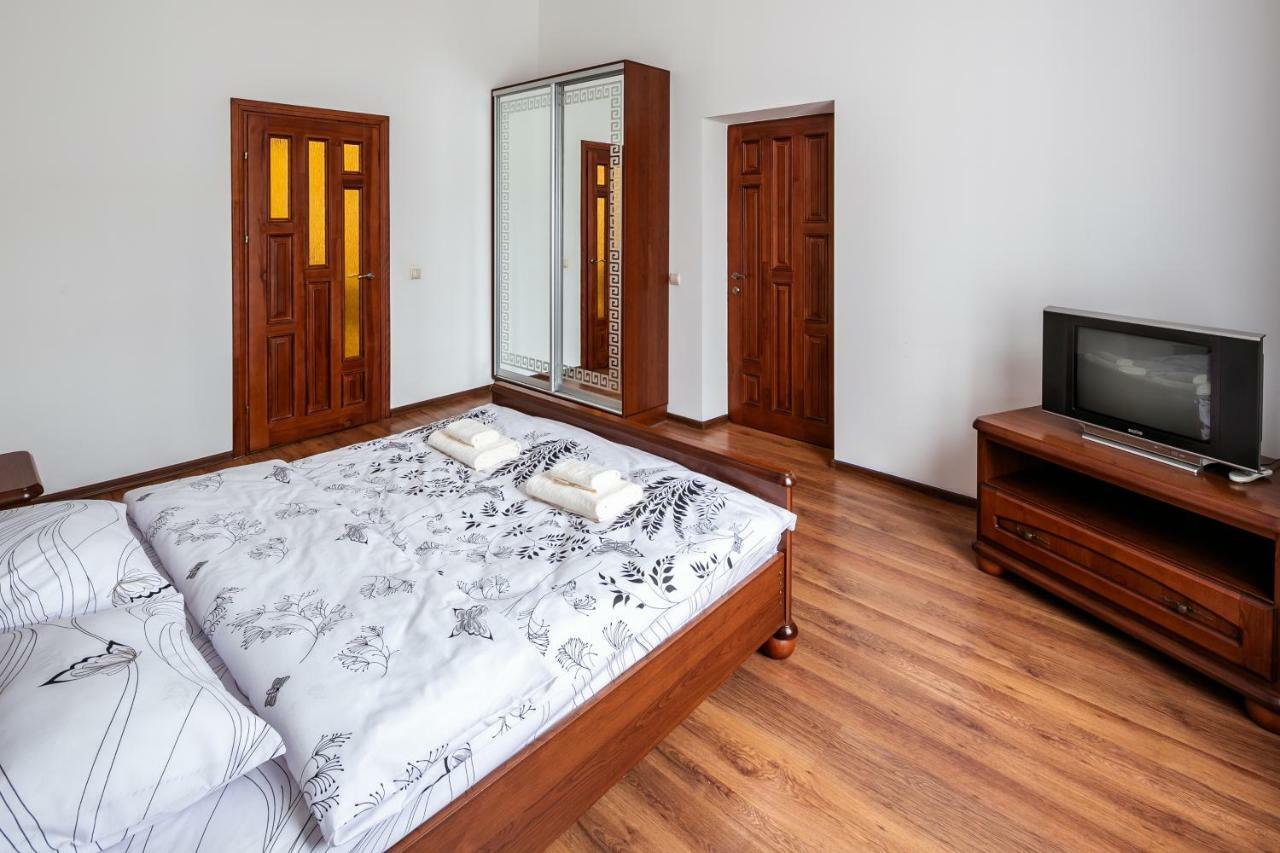 Bv Apartments Exquisite Львів Екстер'єр фото