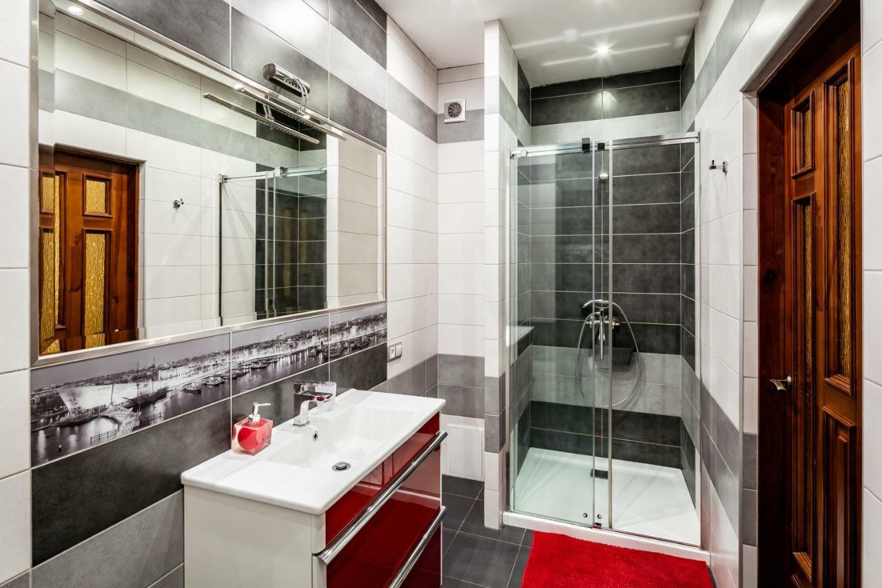 Bv Apartments Exquisite Львів Екстер'єр фото