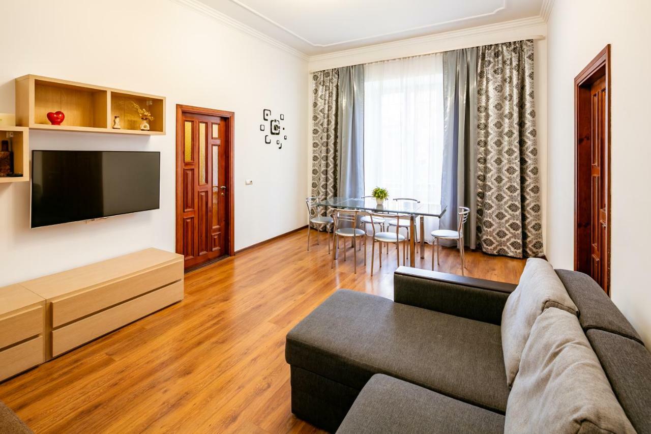 Bv Apartments Exquisite Львів Екстер'єр фото